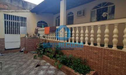 Propriedade à venda com 4 imóveis, NO BAIRRO SANTA RITA PARTE ALTA, GOVERNADOR VALADARES - MG