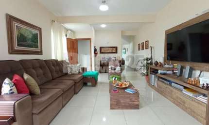 Ampla casa com vista panorâmica no bairro Trindade em Florianópolis