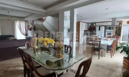Casa com 4 quartos à venda no bairro Agronômica em Florianópolis