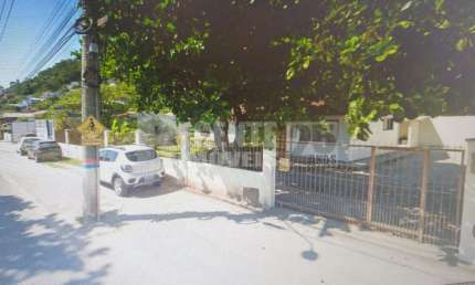 Terreno à venda no bairro Costeira do Pirajubaé em Florianópolis
