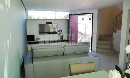 Casa com 3 quartos à venda no bairro Agronômica em Florianópolis