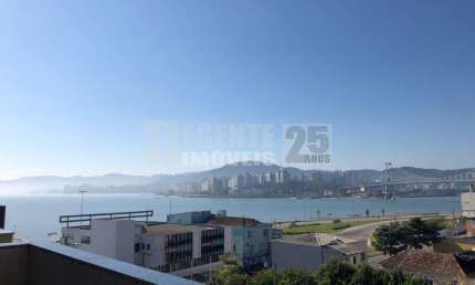 Cobertura à venda com 4 quartos no bairro Estreito em Florianópolis