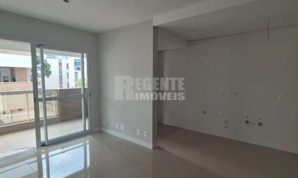 Apartamento à venda com 2 quartos sendo 2 suítes no bairro Itacorubi