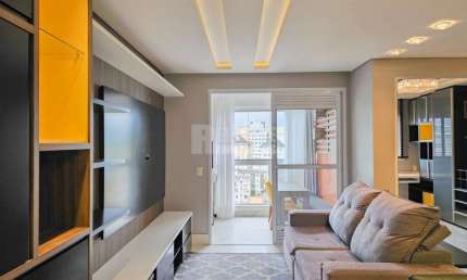 Apartamento com 3 dormitórios sendo 1 suíte  no bairro Agronômica em Florianópolis