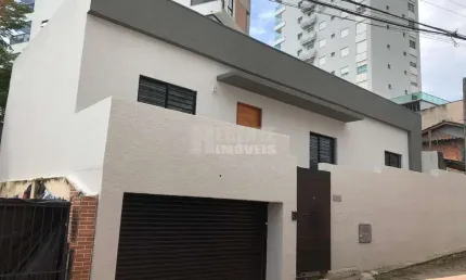 Casa com 2 dormitórios sendo 1 suíte no bairro Agronômica em Florianópolis SC