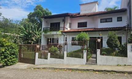Casa com 5 quartos no Bairro Carvoeira em Florianópolis