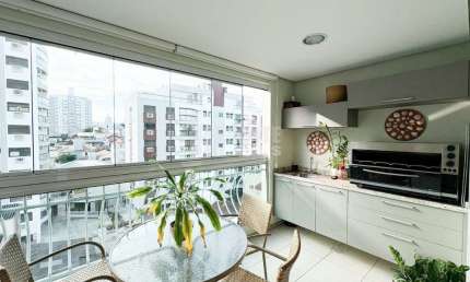 Apartamento mobilado à venda no bairro Agronómica em Florianópolis