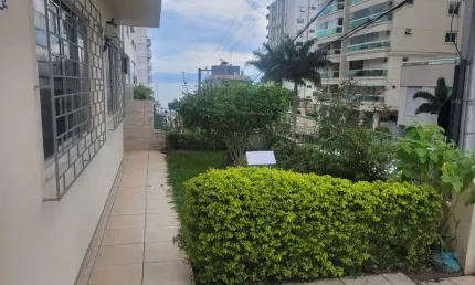 Casa á venda no bairro Agronômica em Florianópolis.