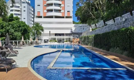 Apartamento à venda de 3 dormitórios com 2 garagens no bairro Pantanal em Florianópolis
