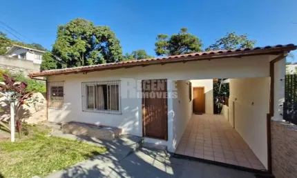 Casa com 3 dormitórios no bairro pantanal, próxima da ufsc