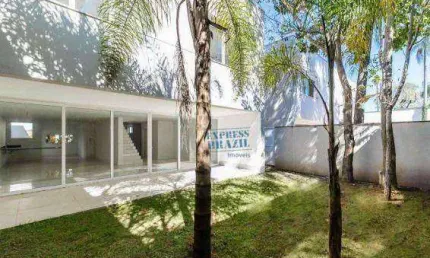 Linda Casa de Condomínio, 4 suítes, 483m², na Chácara Santo Antônio, São Paulo/SP