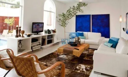 Casa de alto padrão, totalmente mobiliada, com 4 quartos e piscina - À venda por R$ 4.800.000 no Morumbi, São Paulo/SP
