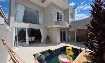 Imperdível! Casa em condomínio à venda em Monte Mor-SP, Jardim Guanabara: 3 quartos, 2 suítes, 3 salas, 4 banheiros, 4 vagas, 216m².