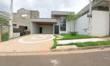 Casa de alto padrão à venda em Residencial Real Parque Sumaré-SP: 3 quartos, 1 suíte, 3 salas, 2 banheiros, 4 vagas, 160 m².