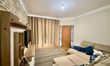 Casa à venda em Hortolândia-SP: 2 quartos, 2 salas, 1 banheiro, 2 vagas de garagem, 107m² no Jardim Interlagos!