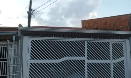 Imperdível: Casa à venda em Sumaré-SP, Jardim Macarenko, 2 quartos, 2 salas, 2 banheiros, 2 vagas, 169m². Venha conferir!