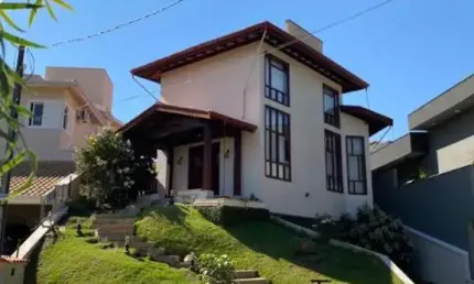 Oportunidade: Casa em Condomínio à venda em Valinhos-SP, no Loteamento Residencial Fazenda São José - 3 quartos, 3 suítes, 2 salas, 5 banheiros, 2 vagas de garagem, 323m².