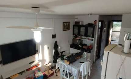 Venha morar em um apartamento incrível, perfeito para você e sua família! Este apartamento conta com 2 quartos(sendo um quarto grande dividido Por um