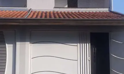 Casa à venda em Santa Bárbara D'oeste-SP, Jardim Laudissi: 2 quartos, 1 suíte, 2 salas, 2 banheiros, 2 vagas, 130m². Venha conferir!