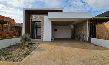 Casa em Condomínio à Venda em Hortolândia-SP, Parque Ortolândia: 3 Quartos, 1 Suíte, 2 Banheiros, 4 Vagas - 160m².