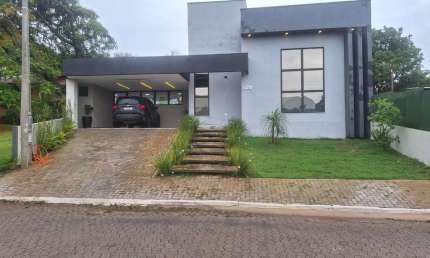 Casa em Condomínio à Venda em Sumaré-SP, bairro Estância Árvore da Vida: 3 quartos, 1 suíte, 3 salas, 3 banheiros, 4 vagas, 160m². Pegamos Veiculos