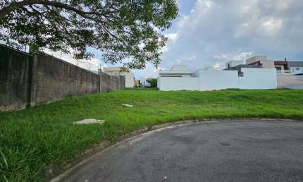 Terreno à venda em condomínio no Parque Ortolândia, Hortolândia-SP: 398,81 m² de área!