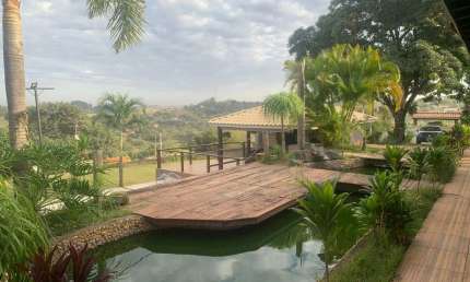 Chácara à venda em Campinas-SP: 3 quartos, 2 salas, 3 banheiros, 5 vagas de garagem, 150m² de área!