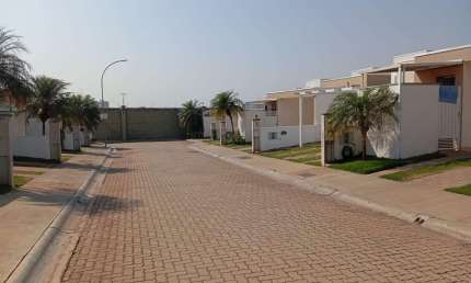 Casa em Condomínio à Venda em Paulínia-SP, Bairro Saltinho: 3 Quartos, 1 Suíte, 2 Salas, 2 Banheiros, 4 Vagas, 112m²!