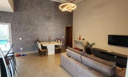 Casa em Condomínio à Venda em Hortolândia-SP, Parque Ortolândia: 3 Quartos, 1 Suíte, 3 Salas, 3 Banheiros, 4 Vagas e 145m².