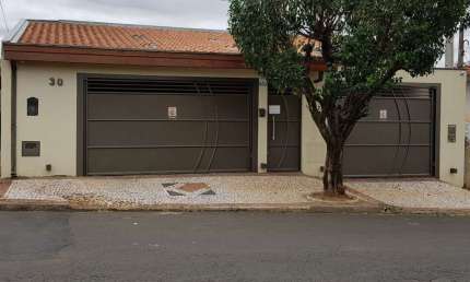 Imperdível oportunidade: casa à venda em Americana-SP, bairro São Luiz, 3 quartos, 2 suítes, 2 salas, 3 banheiros, 1 vaga, 349m².