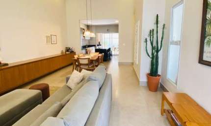 Venda de Casa em Condomínio de Luxo em Hortolândia-SP, Parque Ortolândia: 3 Quartos, 1 Suíte, 3 Salas, 2 Banheiros, 4 Vagas, 151m².