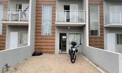 Casa em Condomínio à Venda em Tatuí-SP, Vila São Lázaro: 2 Quartos, 2 Salas, 2 Banheiros, 1 Vaga, 53m² de Área.