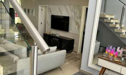 Luxuosa casa em condomínio à venda em Hortolândia-SP, Parque Ortolândia, 3 suítes, 2 salas, 4 banheiros, 4 vagas, 237m².