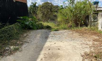 Terreno à venda em Itapevi-SP, bairro Amador Bueno com 337,50 m² de área.