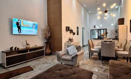 Casa Térrea 155m2 3 Dorms 1 Suíte, 3 salas amplas, perfeitas para receber amigos e familiares, 2 banheiros modernos e 4 vagas de garagem para garantir