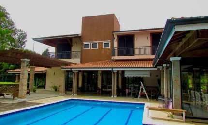 Sítio 38 Alqueires  2 cocheiras com 42 baias no total.  Estrutura totalmente preparada para criação de bois   Propriedade 100% tratorável  Água em tod