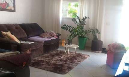 Casa Sobrado 154m2 3 Dorms 1 Suíte, área de claridade mais copa cozinha quintal para fazer uma piscina - garagem para 5 carros - valor 320 mil - rua A