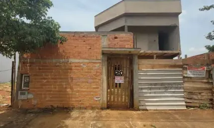 Casa Sobrado Semi-acabada 200m2 3 Dorms 1 Suíte c/Closet, 2 banheiros Socias, 3 Salas, 2 Vagas Cobertas e 2 Descobertas, Quintal Grande,