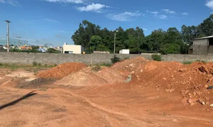 Terreno Esquina Plano 1382m2 Comercial Ótima Localização Centro de Monte Mor, rua da Prefeitura, em Processo final de Inventário.