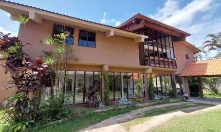 Chácara 2900m2 Casa Duplex 811m2 8 Dorms 3 Suítes, 10 Banheiros, Salas, Cozinhas, Área Gourmet c/Churrasqueira, Fogão e Forno a Lenha, Piscina, Lareir