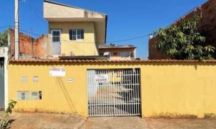 OPORTUNIDADE DE INVESTIMENTO!!   Imóvel a venda com possibilidade de ótimo retorno financeiro!   Tratasse de um imóvel com 4 casas, cada casa contendo:  ?? um dormitório; ?? sala, cozinha e banheiro; 