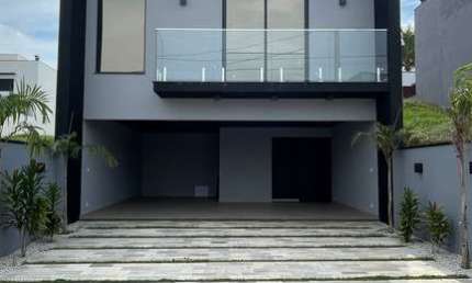 Casa Duplex 150m2 3 Dorms 1 Suíte c/Closet, Linda sala de estar, Cozinha inteiramente planejada com churrasqueira e exaustor, Banheiro social  luz nat