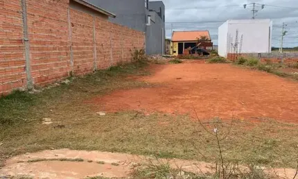 Terreno Plano 176m2 8X22  Saindo por R$18.000,00  + 144  parcelas de 720,00 mensais cada, transferidas em seu nome, pagos diretamente a construtora.