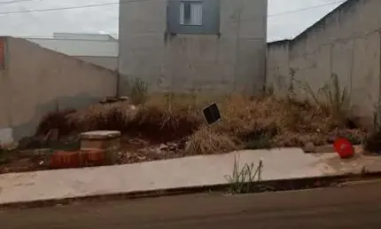 Terreno 275m², Quitado e escriturado, Já possui fundação, ?Excelente localização, Simule o seu financiamento, Próximo à Av. São Paulo, Documento OK
