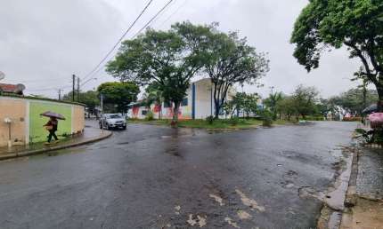 Casa Térrea 68m2 2 Dorms, 2 Banheiros, Sala, Cozinha, Quintal, 2 Vagas, Terreno 176m2, Área de Serviço