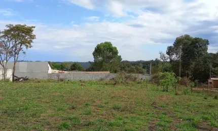 Terreno 300m2 Plano Área de chácaras. Um do lado do outro na cidade de Jarinu sp Documentação escritura registrada. Vende separadamente. 6 km da cidad