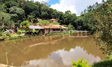 Sítio 30 Alqueires sendo 20 de pinus,2.5 de eucalipto 1.5 de lazer,acude,pasto,casas e 6 de mato,2 escrituras registradas em cartório, car,gel todos d