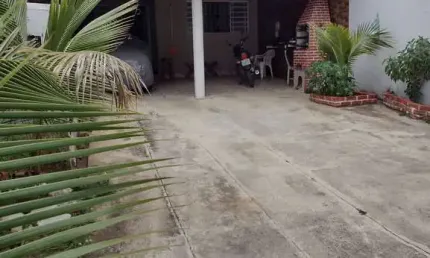 Casa Sobrado 120m2 3 quartos 2 banheiros Cozinha, sala, lavanderia Sacada, Lote 6,5  por 23,5 ao todo 150m2 Aceita terreno no valor de até 165 mil