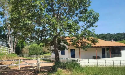 Fazenda 102 alquerires, casa sede simples 2 dorms, boa localização, cruzilia mg valor 10 milhoes divide em 3 vezes o pagamento