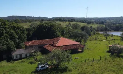 Fazenda 48 Alqueires Casa Sede 3 Dorms 1 Suíte, 6 Galpões Grandes, Curral, Paiol, Represa Grande, Pega até 1 Milhão em Imóveis em Brasília